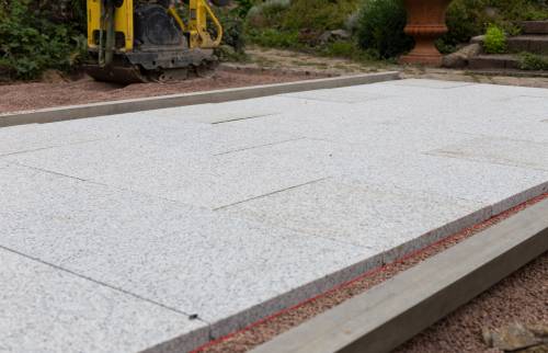 Aménagement d’une terrasse en béton désactivé à Saint-Pierre-Quiberon