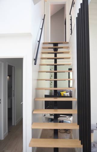 escalier moderne dans une maison des Yvelines