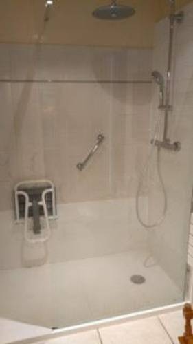 Création de salle de bain pour personne à mobilité réduite 61