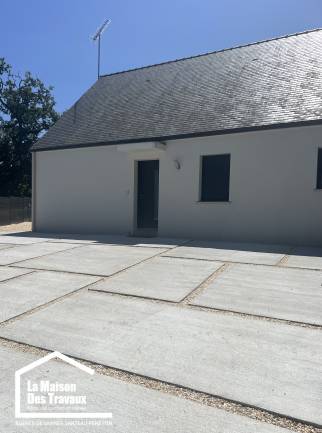 entrée-maison-moderne-terrassement-vannes