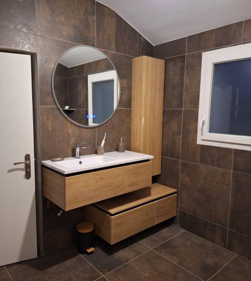 Création d'une salle de bain bien-être avec meuble vasque et miroir - Pornic 44210