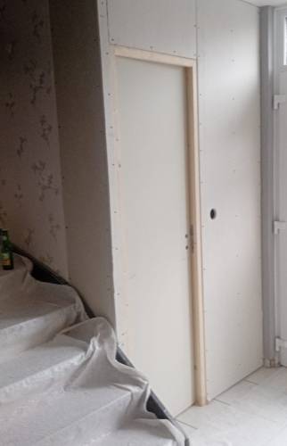 Création d'un WC en RDC en remplacement d'un placard de rangement 