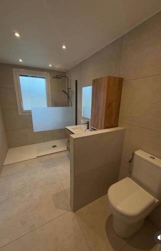 Rénovation d’une salle de bains avec WC à Fraisse (42490)