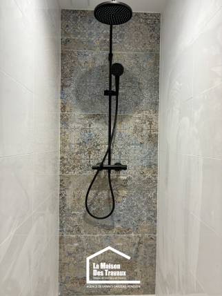 faience motifs douche italienne