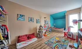 Avant et après rénovation d’une chambre d’enfant à Armoy