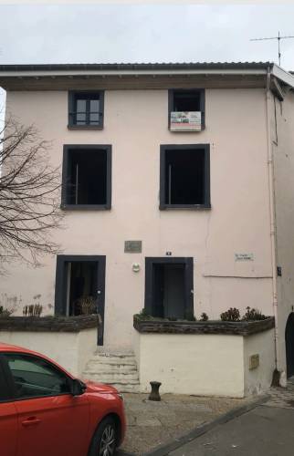 Devanture de la maison à Beaumont 