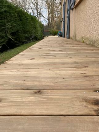 Revêtement de sol en pin Douglas sur une terrasse - Montauban 82000