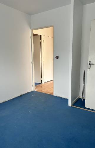 État du sol de chambre avant travaux rénovation appartement Bruz