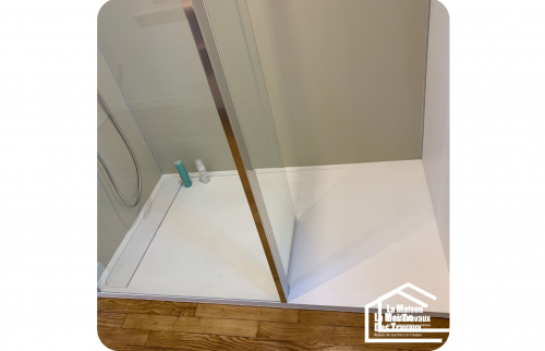Installation d'une paroi de douche 