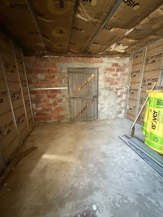 Pièce sous toiture avant création de chambre de bébé - Bourg-lès-Valence 26600