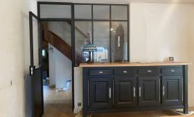 Mise en place d'une verrière dans une entrée de maison en Bretagne