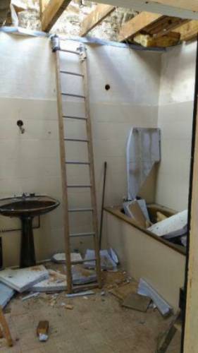 ancienne salle de bain début des travaux