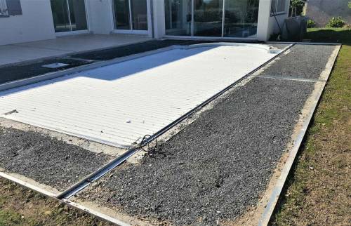 Terrasse et Plage de Piscine - Lyon / Décines