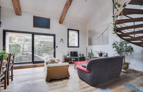 Réhabilitation d'une maison de village dans le Val de Saône, Lyon Ouest - Travaux d'isolation thermique, electricité, plomberie, chauffage