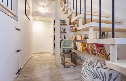 Escalier et coin lecture