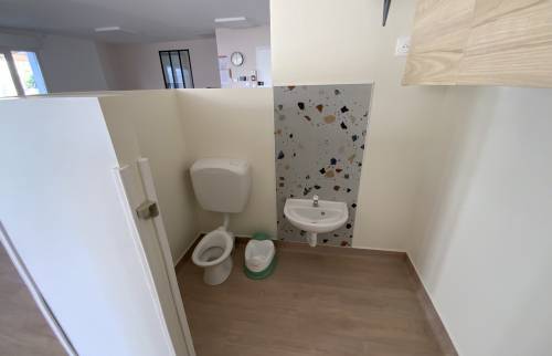 toilettes adaptés aux enfants micro crèche La Maison Des Travaux Alès