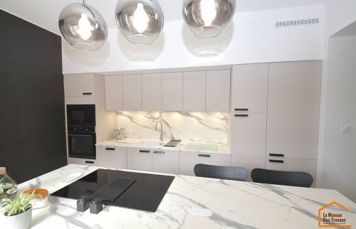 Réalisation d’une cuisine sur Meyrié dans une maison des années 70