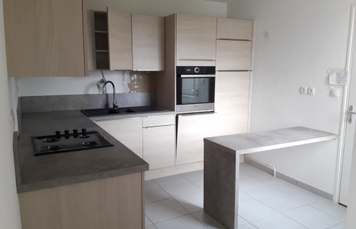 Cuisine ouverte en cours de finition