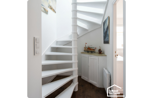 Escalier blanc 