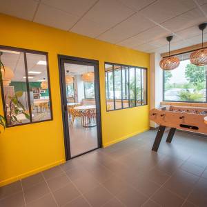 Aménagement et décoration d'une salle détente d'une entreprise - SAINT QUENTIN FALLAVIER (38) - Florian Carret - La Maison Des Architectes