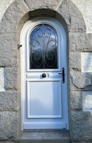 Porte extérieure après rénovation - Maison rénovée