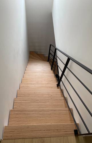 Pose d'un escalier sur-mesure à Rezé