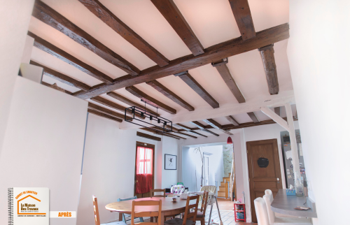 artisan rénovation Praz-sur-Arly, modernisation maison village, courtier travaux Chamonix Mont-Blanc, rénovation intérieure Haute-Savoie, poutres apparentes charme ancien