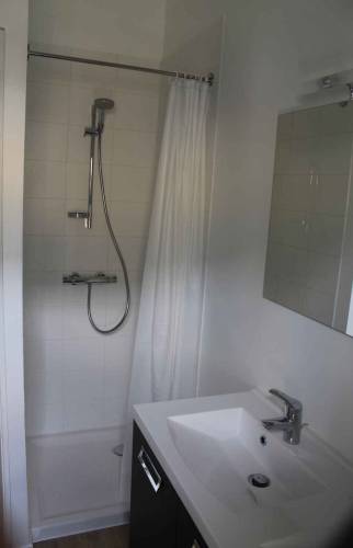 Maison au coeur de Nantes (44): Réfection des murs et pose d'un meuble vasque 