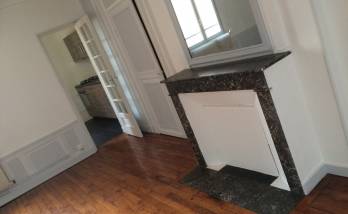 Mise en valeur de la cheminée du salon