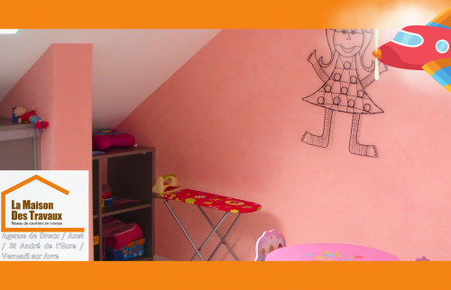 Rénovation murale douce et fonctionnelle pour chambre d’enfant à Saint-André-de-l’Eure par Raphaël, courtier en travaux.