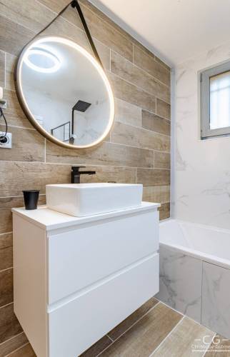 Rénovation d’une salle de bains moderne et lumineuse à Montbrison (42600)