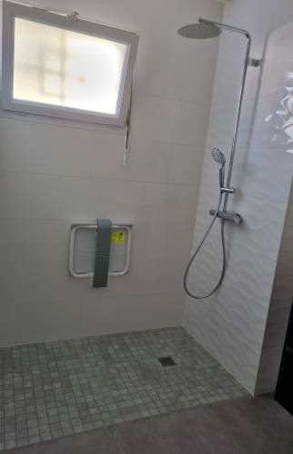 Douche en faïence 3D