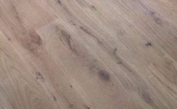 Parquet massif chêne à Saint Louis