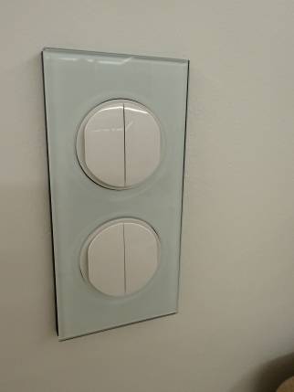 Nouveaux interrupteurs Legrand (Yerres 91330)