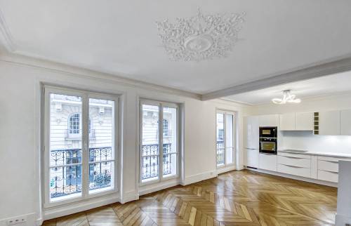 Parquet en pointe de Hongrie dans un appartement rénové à Paris 16e