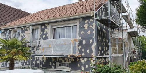 Travaux d'isolation thermique par l'extérieur en cours - Brie-Comte-Robert 77170