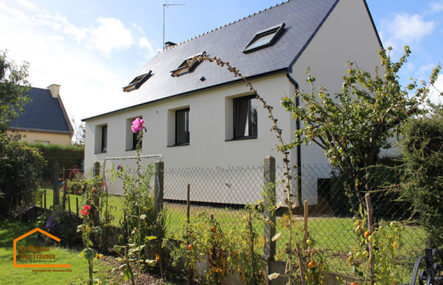  installé des fenêtres en aluminium avec double vitrage renforcé.