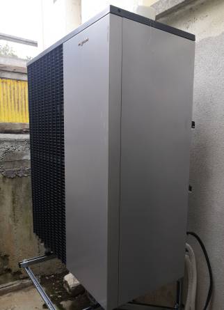 Installation du groupe extérieur de la nouvelle pompe à chaleur air eau