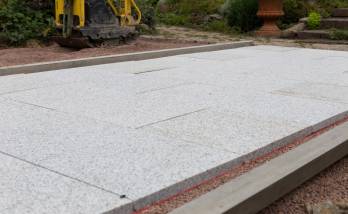 Aménagement d’une terrasse en béton désactivé à Saint-Pierre-Quiberon