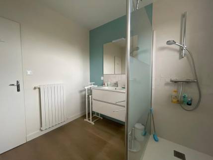  Nouvelle salle de bain rénovée dans une maison - Saint-Léger-sous-Cholet 49