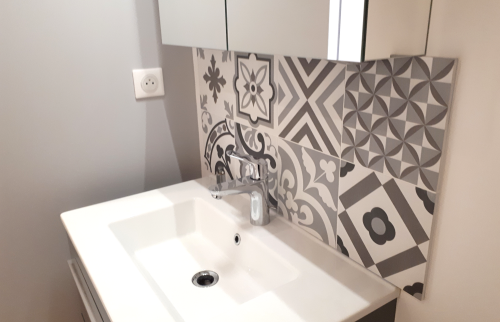 Salle de bain : faïence carreaux de ciments