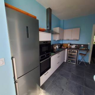 POse des carrelages, mise en peinture, pose des meubles de cuisine 