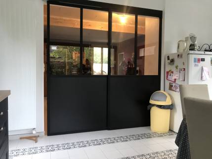 Porte verrière coulissante dans l'ouverture du mur porteur (Caen 14000)