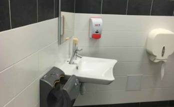 Lave main et seche main PMR Sanitaires femmes La-Maison-des-Travaux-Rouen