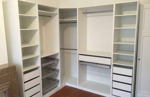 Pose d'un dressing sur mesure