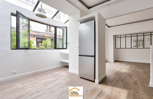 Cuisine crée pour un loft sur d'anciens bureaux