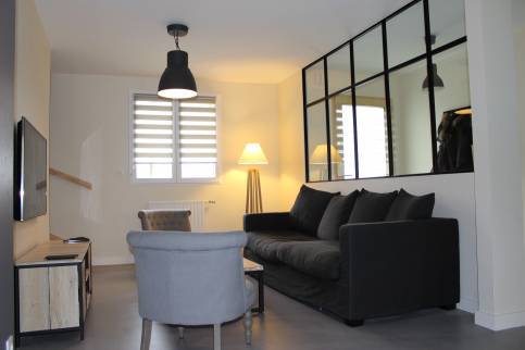 Rénovation de maison avec création d'un salon et verrière d'atelier - Sainte-Maxime 83