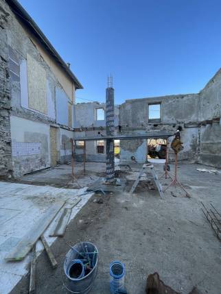 Corps de ferme après dépose de toiture et charpente - Alixan 26300