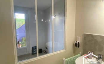 APRES - Création d'une verrière en aluminium dans une salle de bain