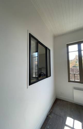 Installation d’une verrière intérieure entre cuisine et salon